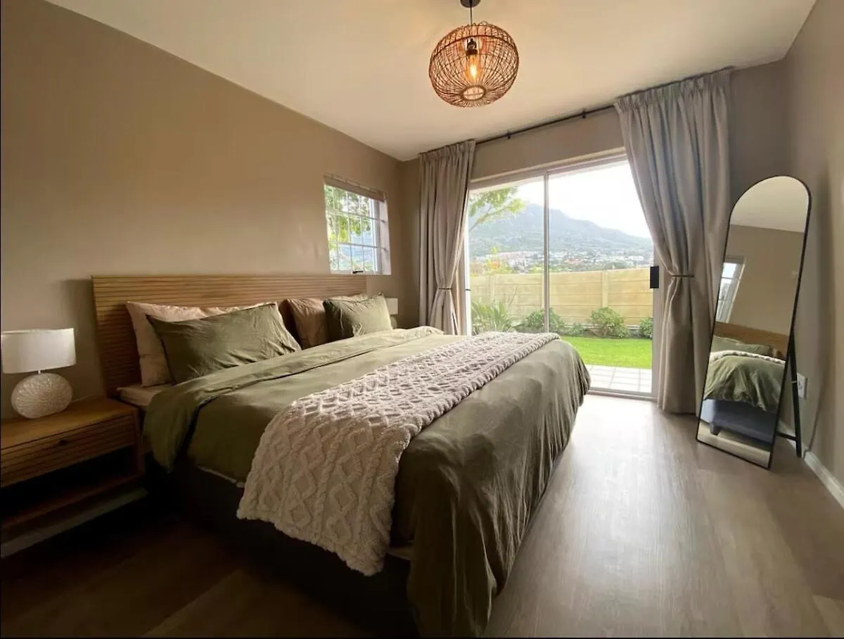2 Bedroom Apartment, Princess Beach Club, Houtbay Hout Bay